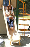 th_43334_A_Day_At_The_Park_With_Halle_Berry_0_Baby_66_122_1041lo.jpeg