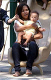 th_42858_A_Day_At_The_Park_With_Halle_Berry_0_Baby_41_122_1148lo.jpg