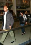 th_19341_Beyonce_arriving_at_LAX__Airport_23-1-2009_003_122_362lo.jpg
