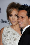 th_02621_celebrity_paradise.com_TheElder_JenniferLopez9_122_474lo.jpg