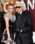 th_17344_DianeKruger_ChanelSOHOboutiquegrandre_opening_090910_003_122_588lo.jpg