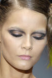 th_28637_Armani_Prive_Haute_Couture_FW_2007-2008_Details_0007_122_717lo.jpg