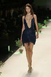 th_12867_md-lerage.com-ss05-rtw-paris-w-chalayan-007-3ntjjl2q_123_814lo.jpg