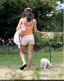 http://img16.imagevenue.com/loc146/th_5a2_eva_longoria_net_toronto2005jun28_03.jpg