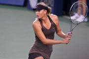 http://img16.imagevenue.com/loc411/th_051077106_TLFANMariaSharapova7_122_411lo.jpg